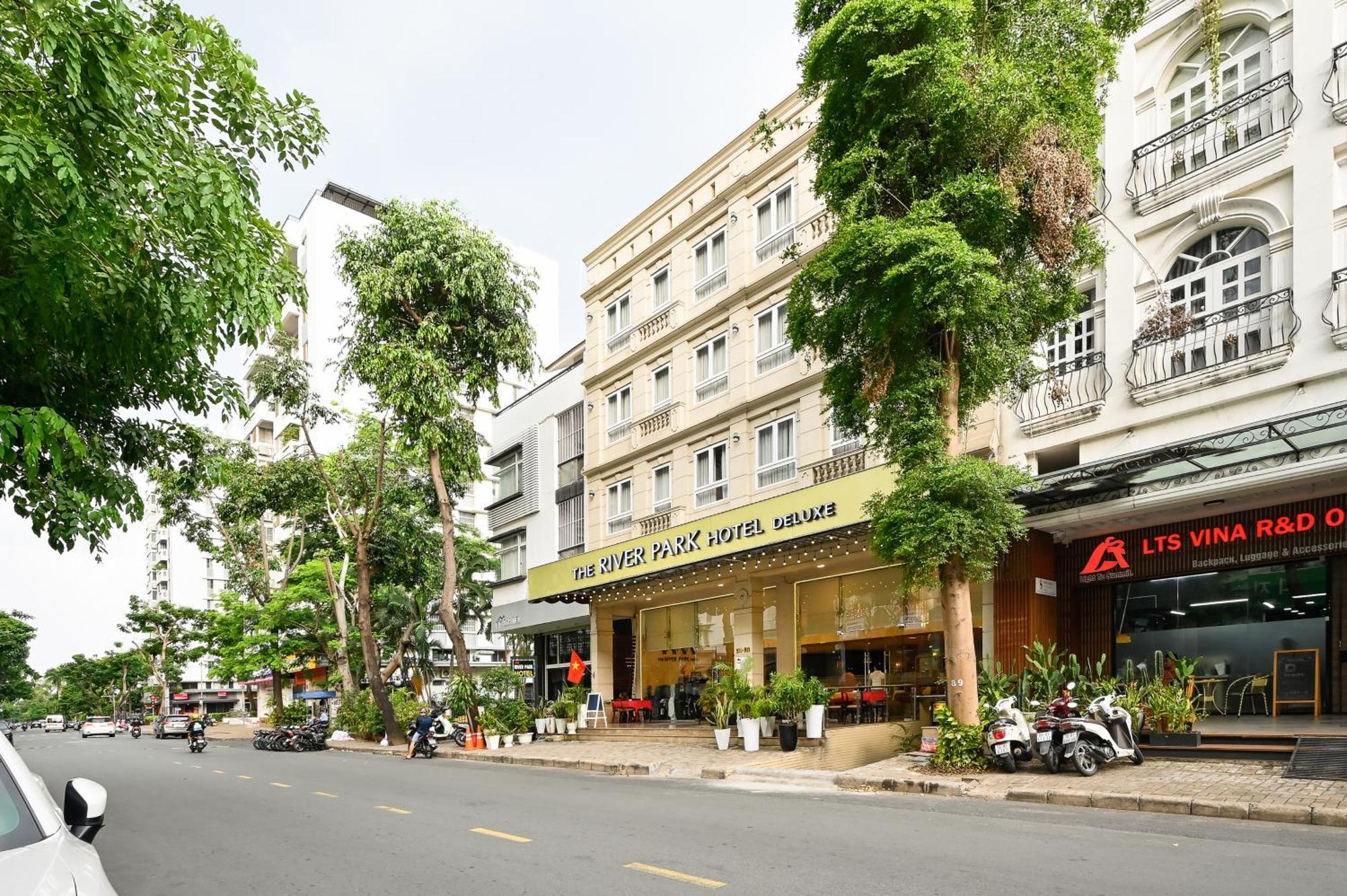 The River Park Khách sạn